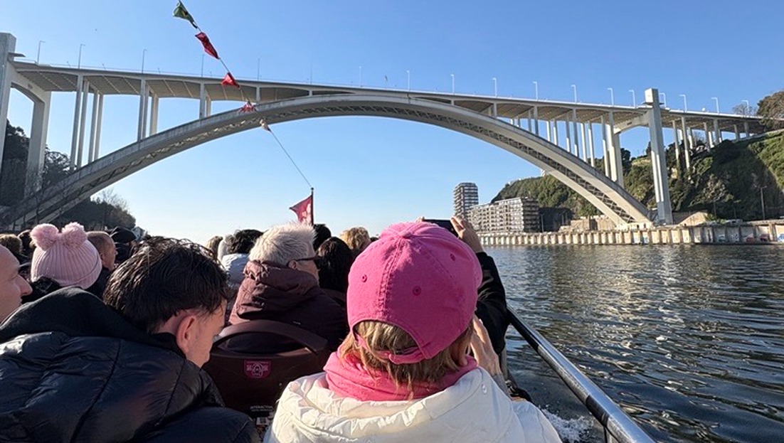 What to Bring on a Winter Douro River Cruise in Porto